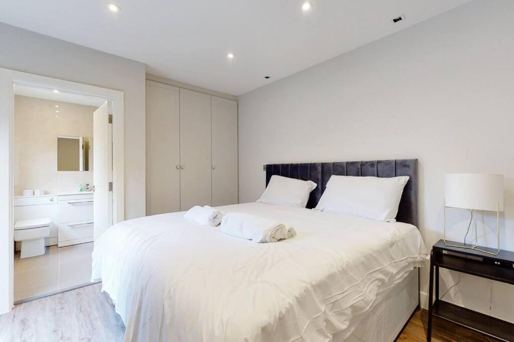 Elegant 2Bed Flat 10Min To Wimbledon Tennis Courts London Eksteriør billede