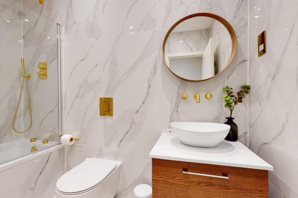 Elegant 2Bed Flat 10Min To Wimbledon Tennis Courts London Eksteriør billede
